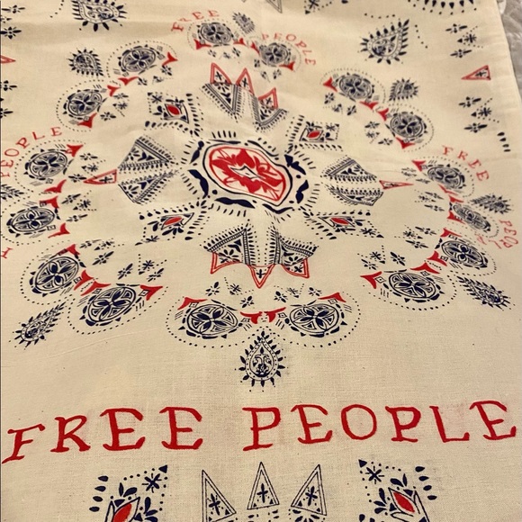❤️Free People Drawstring Cloth Bag ❤️ - Picture 3 of 4